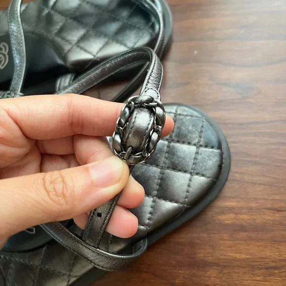 CHANEL Black Quilted Sandals Slip-On Comfort - Picture 6 of 10